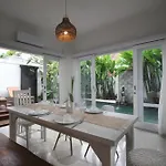 Zowa Villa Seminyak Byfaba
